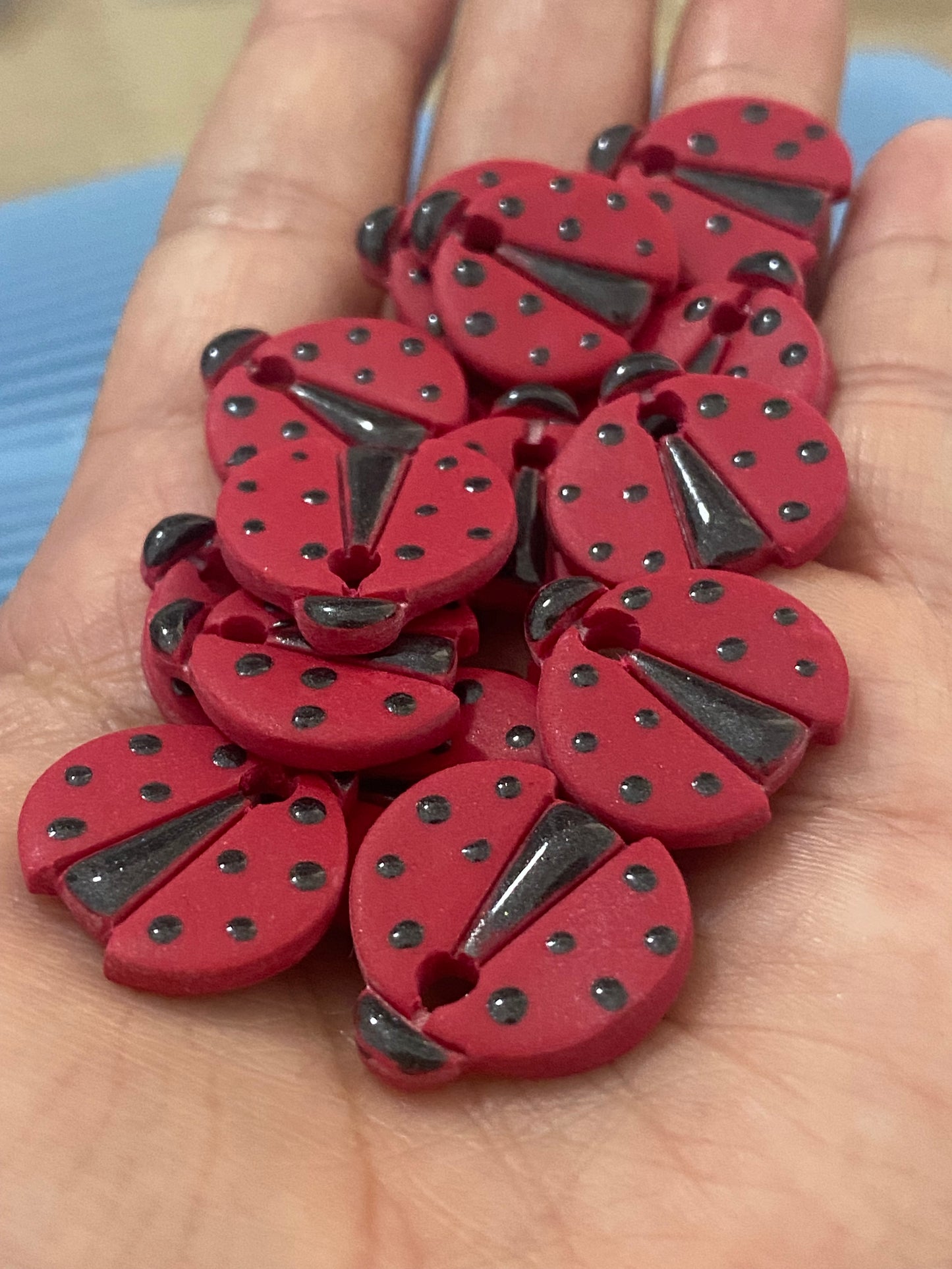 Charm Mariquita (1 unidad)