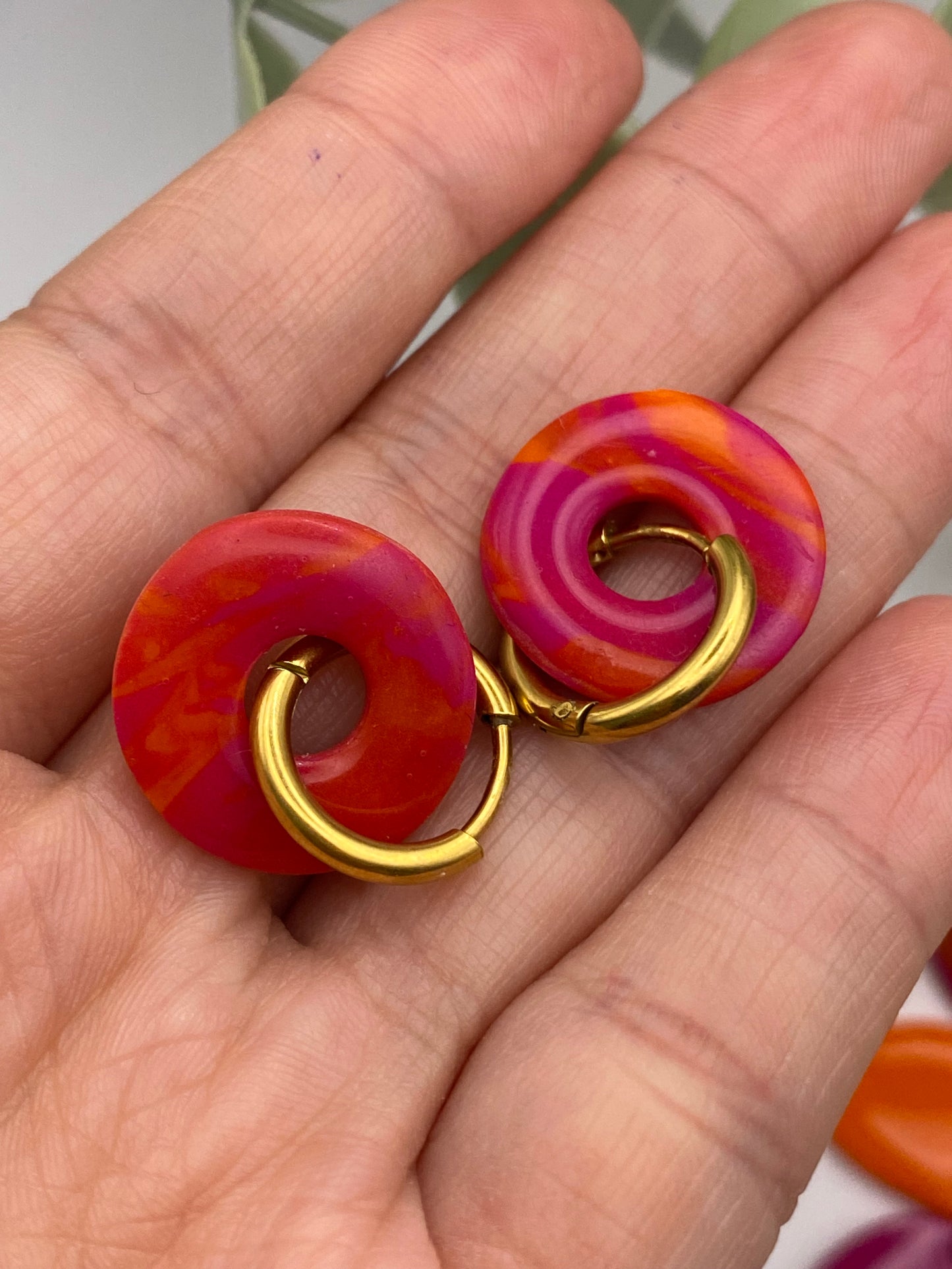 Donut con aro dorado